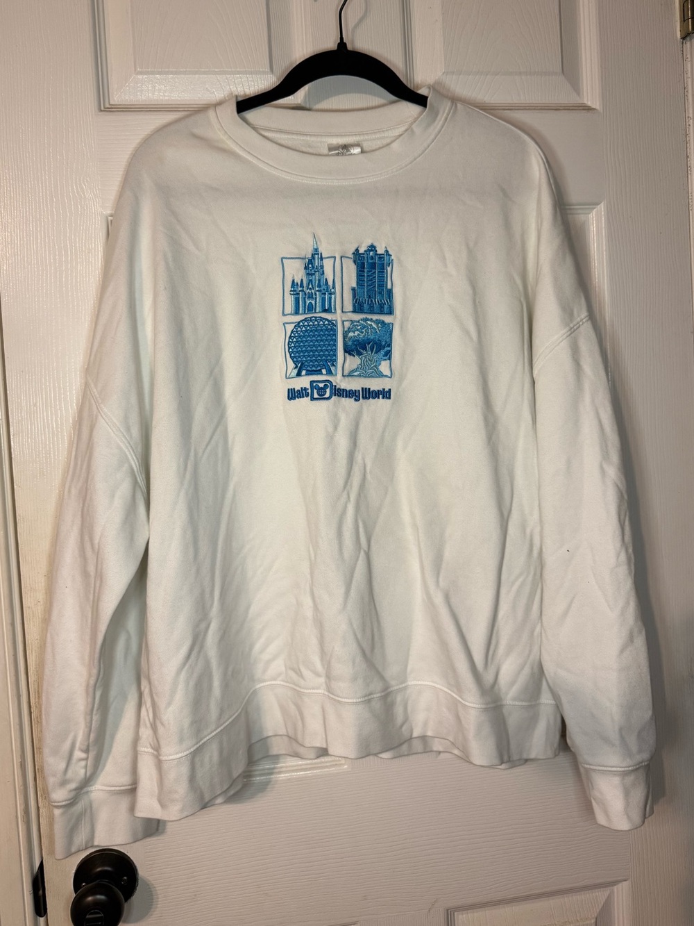 Disney White Crewneck Sweatshirt - XL